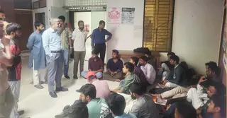 সেশনজট নিরসনের দাবিতে আমরণ অনশনে ভাসানী বিশ্ববিদ্যালয়ের শিক্ষার্থীরা